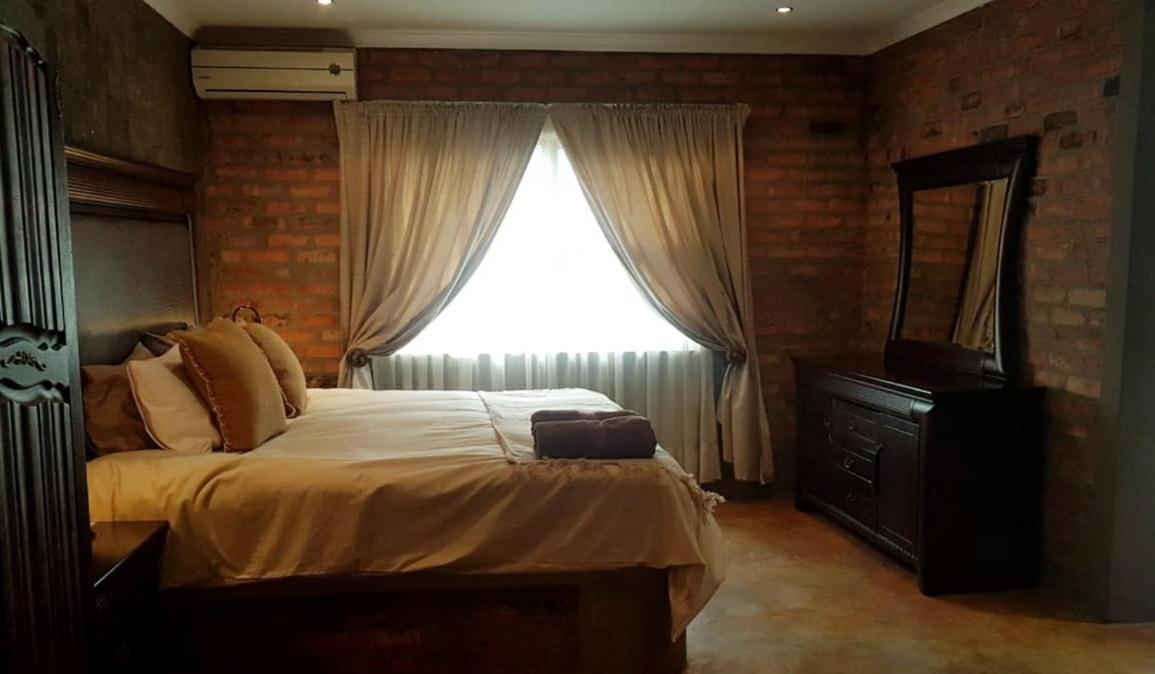 Maretlwane Guesthouse บุฟเฟลสปวร์ท ภายนอก รูปภาพ