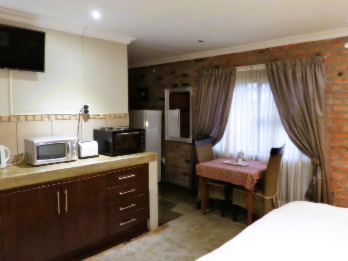 Maretlwane Guesthouse บุฟเฟลสปวร์ท ภายนอก รูปภาพ
